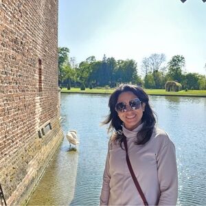 Meet your Posher, Corina